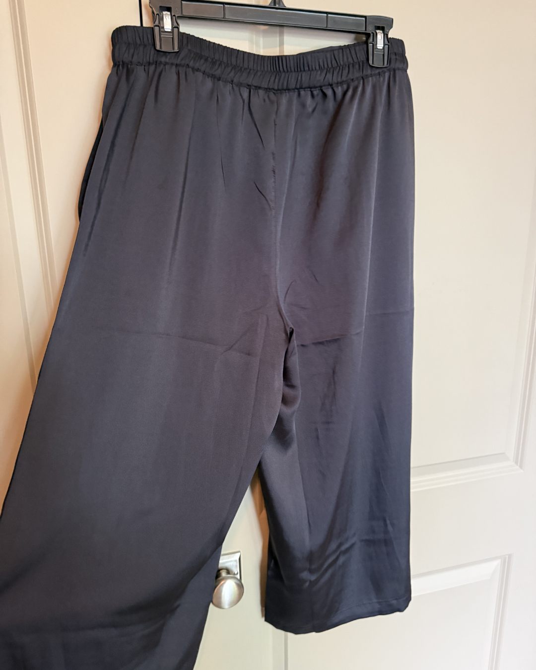 MED/LARGE Black DKNY Wide Leg Crop Pants — Pre-Owned