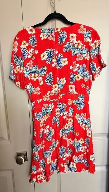 Sadie & Sage Red Floral Wrap Dress – Size Large