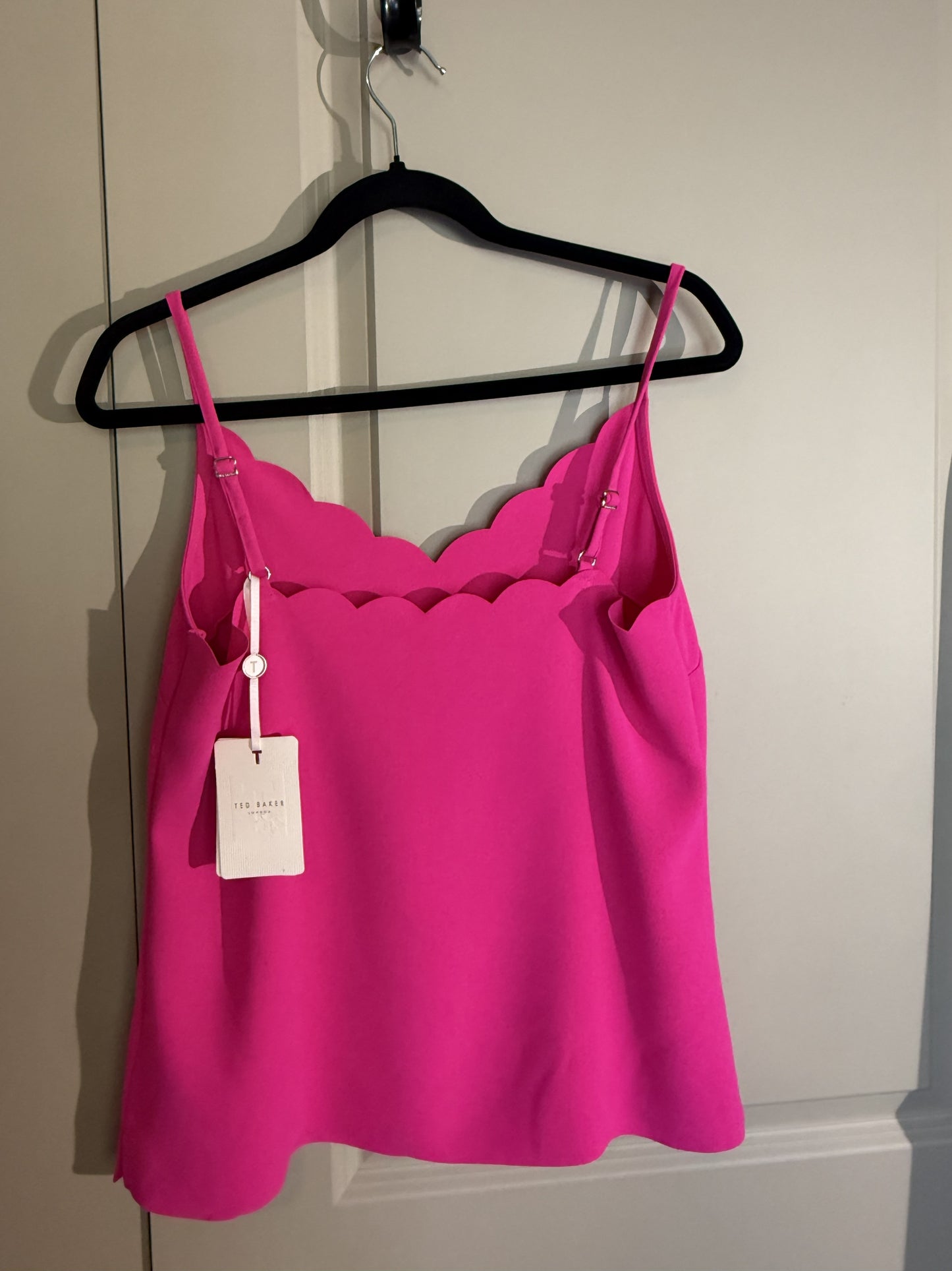 Ted Baker "Siina"  bright Pink/Fuscia scallop neck camisole  Sz 4-6
